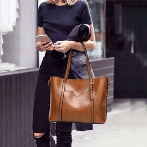 Old Money, Lightweight, Minimalist Large Capacity Tote Bag